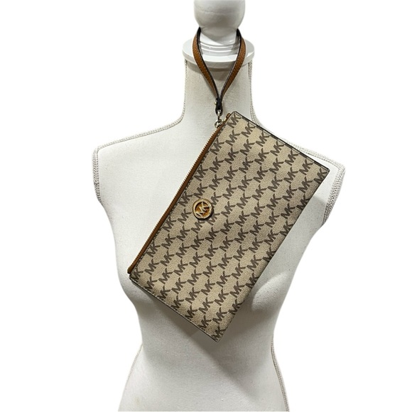 Michael Kors Fulton Zip Clutch - Picture 2 of 13